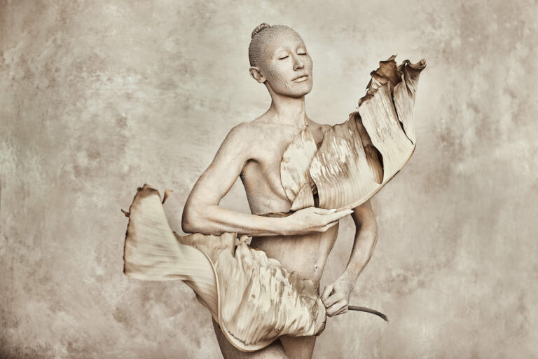 Lindsay-Adler-Photography-Fine-Art-Nude-Workshop-2022_ArtNude1_3829-a